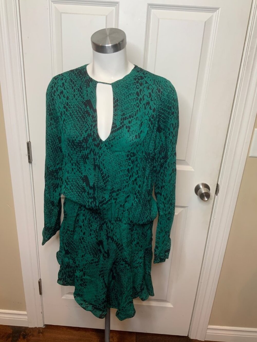 Karina Grimaldi Snakeskin Keyhole Front Long Sleeve Drop Waist Dress, Size S